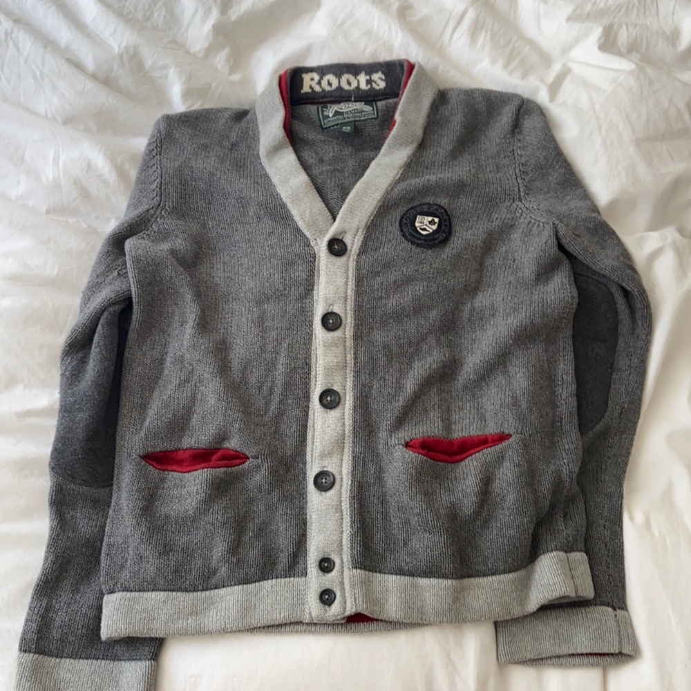 Roots Men's Sweater, Medium. Like New